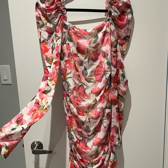 SHEIN Maternity Pink Ruched Bodycon Dress with Puff Sleeves - Picture 4 of 5